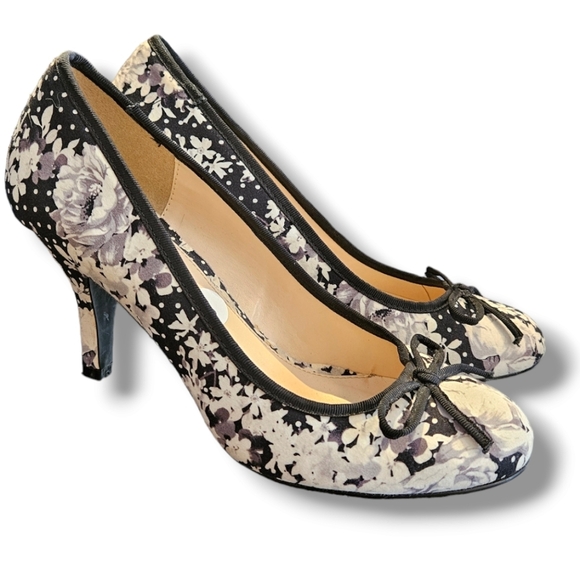 CL by Laundry Shoes - Black and white floral pumps